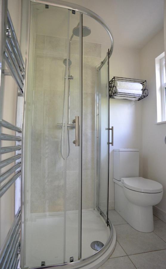 Cute Self-Contained Guest Room With Ensuite And Private Decked Porch In Glastonbury Exterior photo